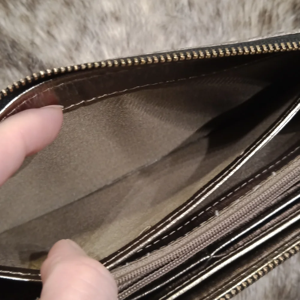 Fossil wallet